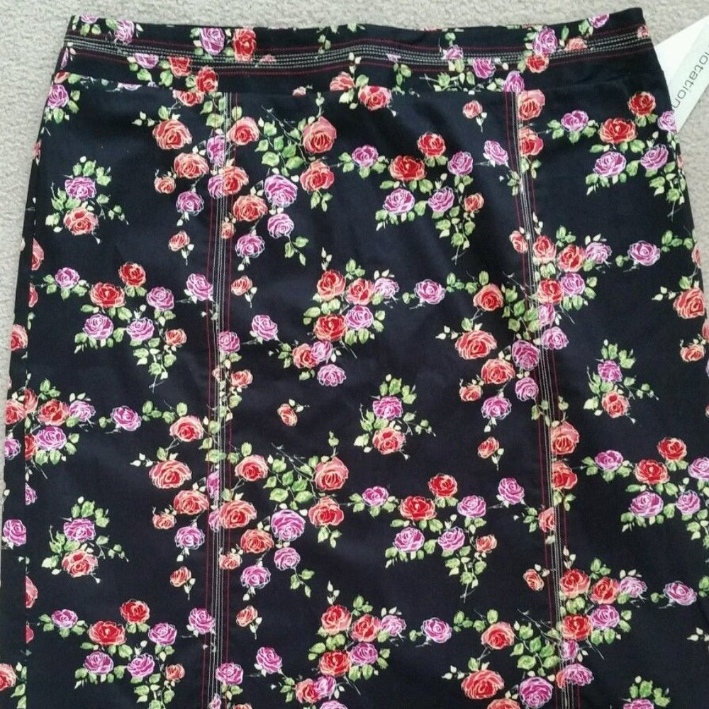 NWT Size XL Black Floral Skirt